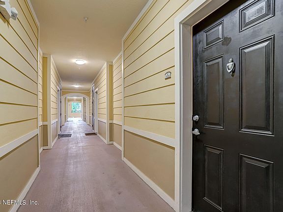 2nd image of 8539 GATE Parkway #9314