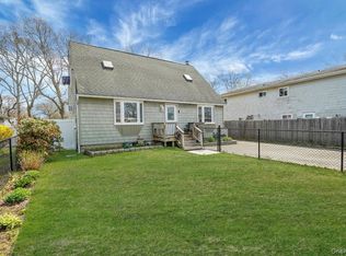 15 Maplewood Drive, Shirley, NY 11967