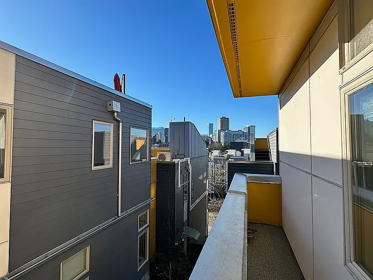 1406 E Spring St — Photo 10