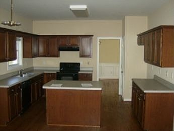 5th image of 862 Fairmont Park Dr #D