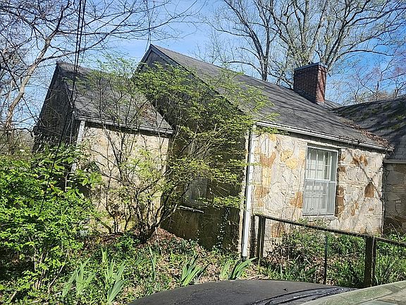 3rd image of 108 Westwood Dr