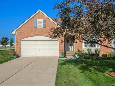 7038 Iris Ct, Grand Blanc, MI, 48439