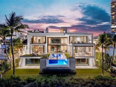 3052 N Atlantic Blvd, Fort Lauderdale, FL, 33308