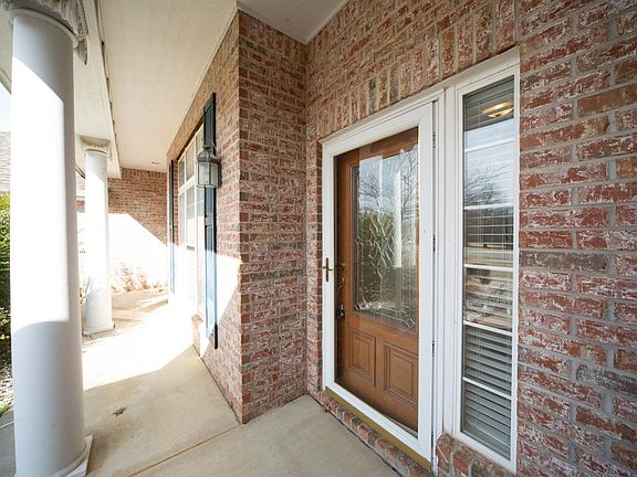4th image of 2742 Northbrook St