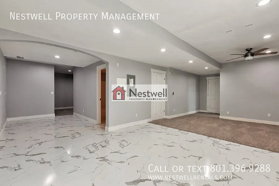 Delightful 5-bed Home in South Jordan! — Photo 4