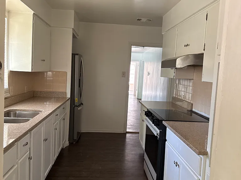 2715 Belvoir Dr — Photo 5