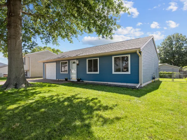 909 Ash Dr, Colona, IL 61241