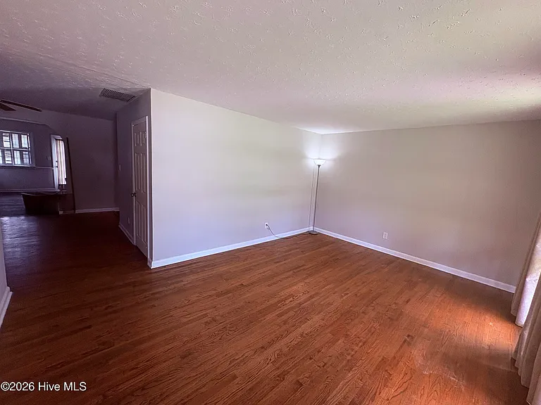 406 Forest Grove Ave — Photo 6