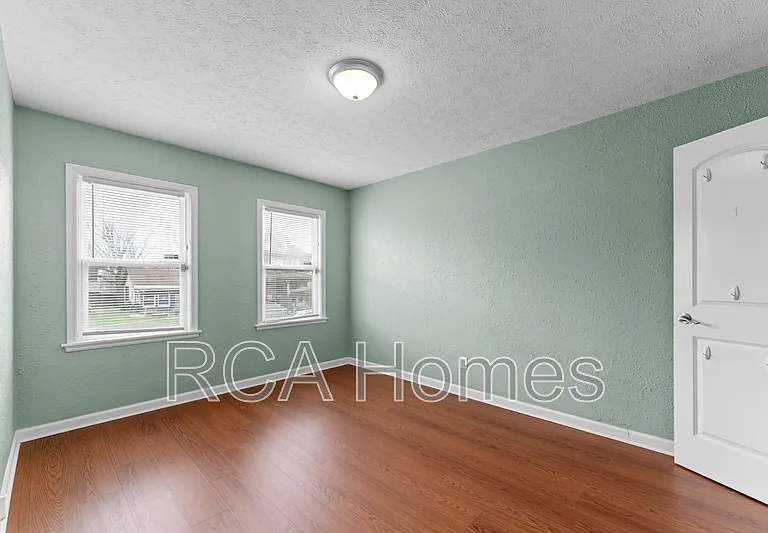 3202 Ruckle St — Photo 8