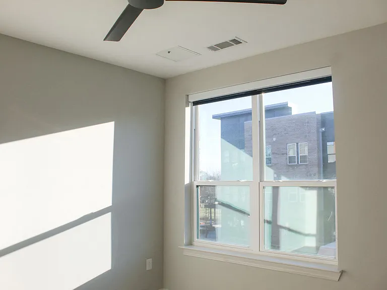 501 Howard St — Photo 15