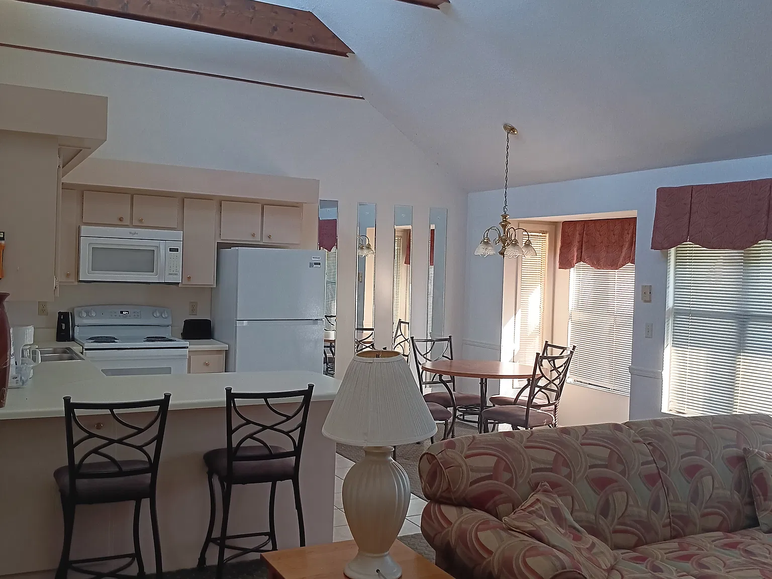 2 bed, $1,600 — Photo 3