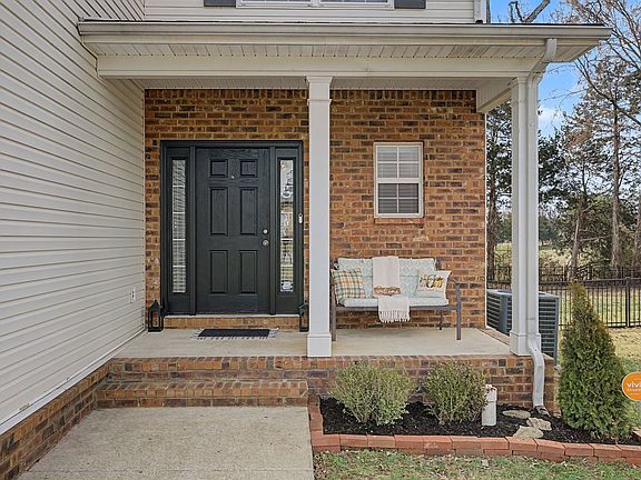 2nd image of 2475 Oak Hill Dr