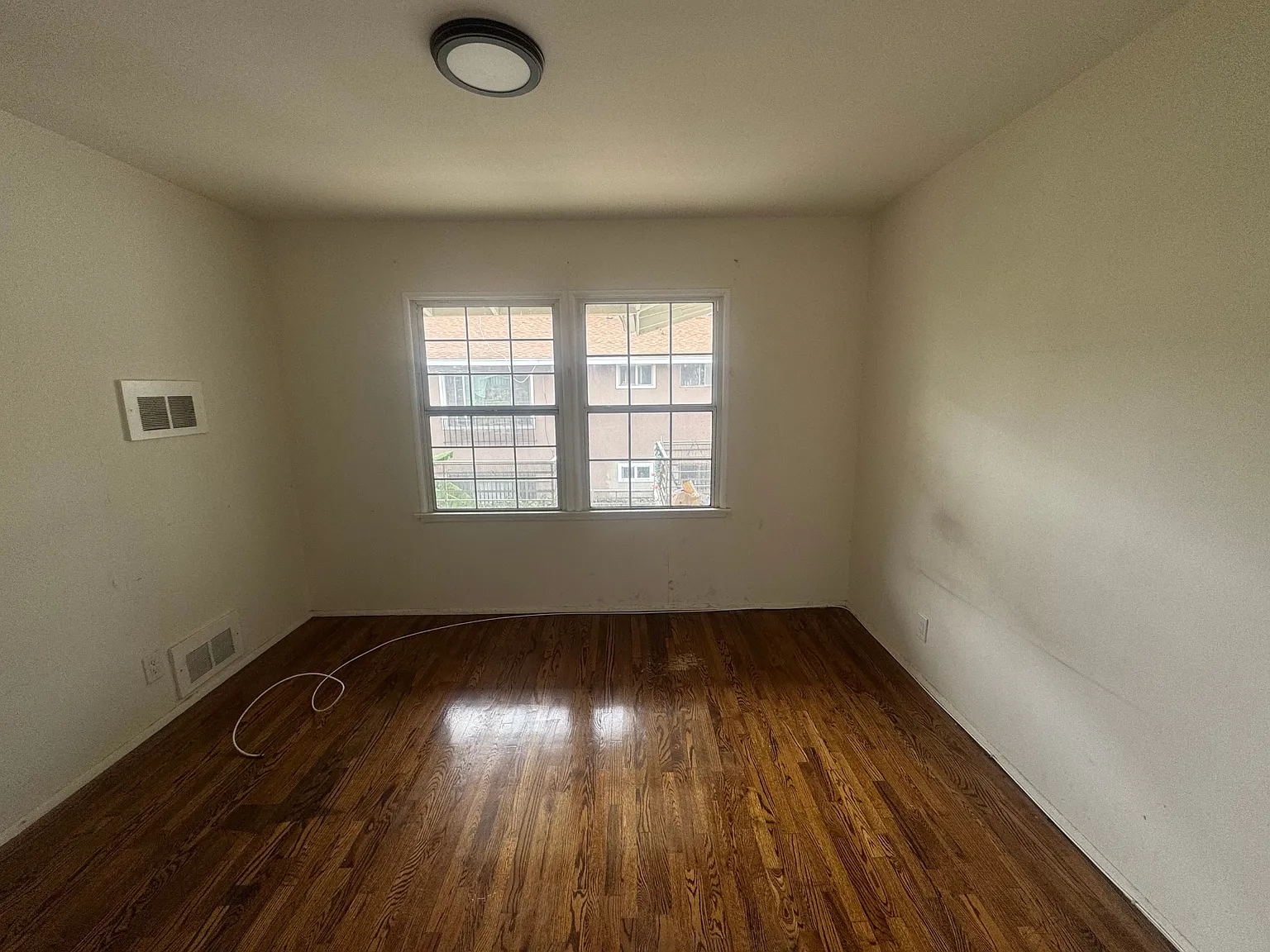 1 bed, 600 sqft, $1,949 — Photo 3