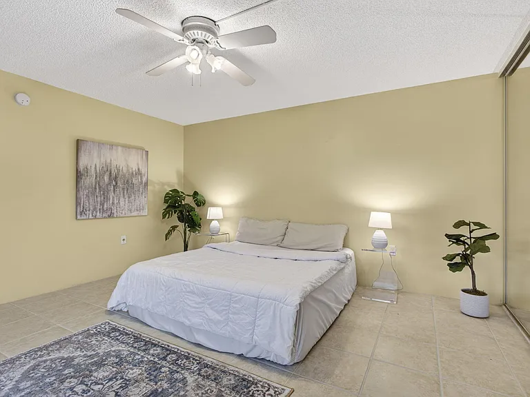 3345 Meridian Way N #C — Photo 32