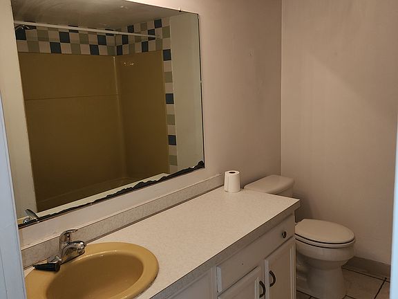 3rd image of 1001 N Hanover St APT 8