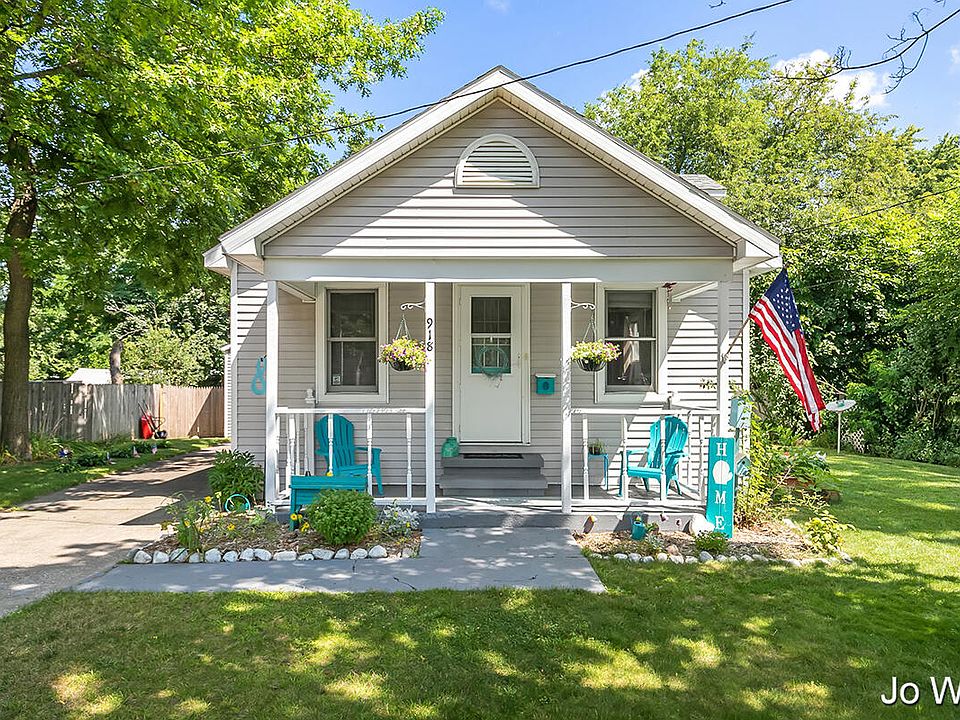 1st image of 918 W Dodge St