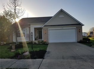 27386 Wheaton Pl, Olmsted Falls, OH 44138
