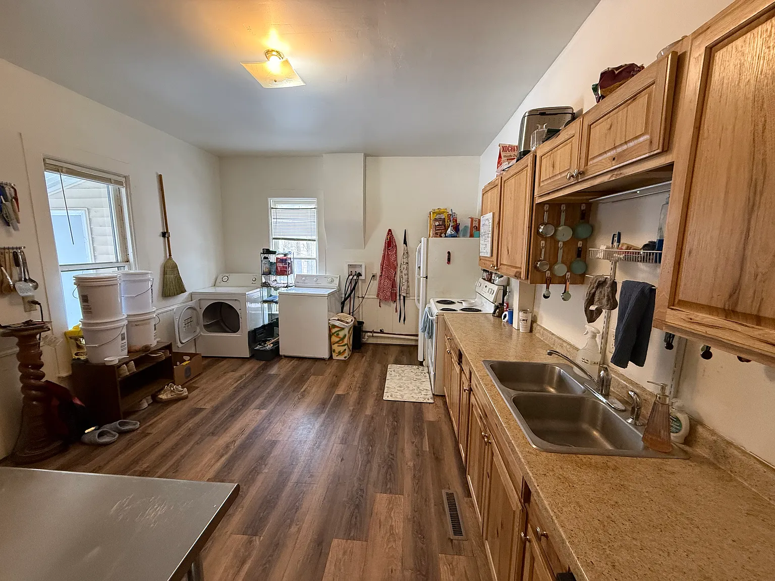 4 bed, $1,800 — Photo 4