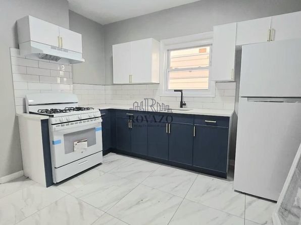 469 N Grove St FLOOR 2