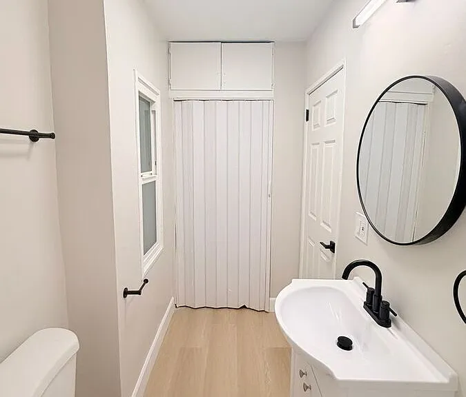 1005 N Berendo St #1 — Photo 9