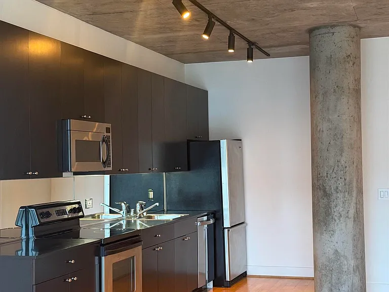 311 Oak St #804 — Photo 7