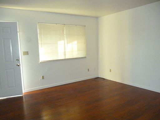 4th image of 1180 Kenwood Ave APT 2