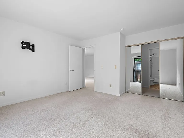 270 Summerwalk Cir — Photo 5