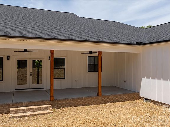3rd image of 1265 Misty Ln