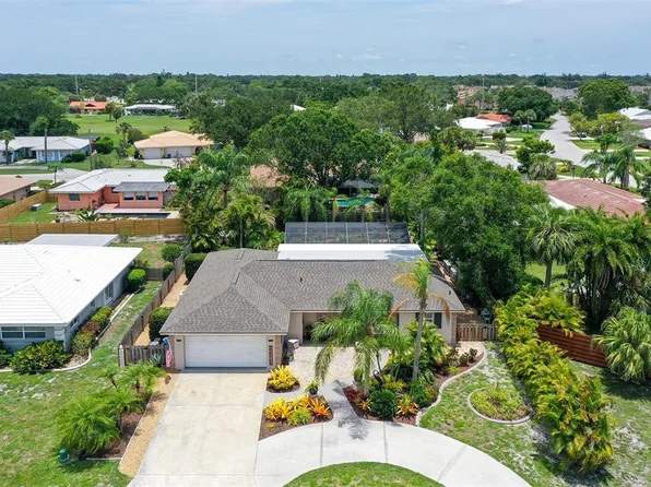 3341 Pine Valley Dr, Sarasota, FL 34239