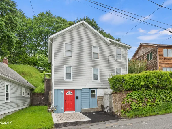 9 Richmond Ln, Adams, MA 01220