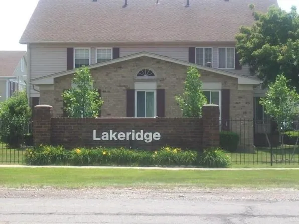 26070 N Lake Dr, Clinton Township, MI 48036