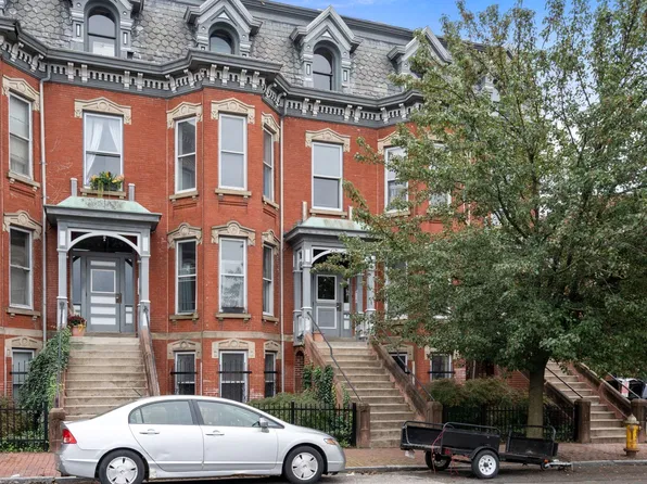 72 Temple St APT 3, Springfield, MA 01105
