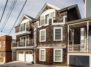 4 Barney St S, Newport, RI 02840