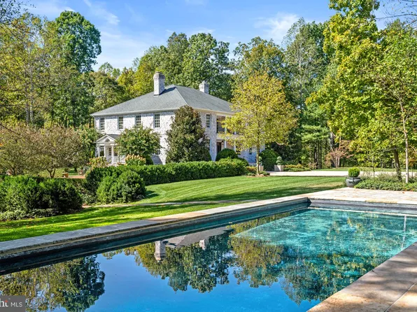 9055 Harts Mill Rd, Warrenton, VA 20186