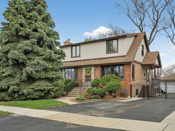 8021 S Lavergne Ave, Burbank, IL 60459