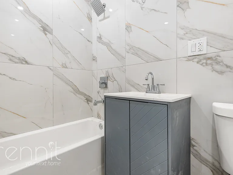 40 Cornelia St #1 — Photo 11