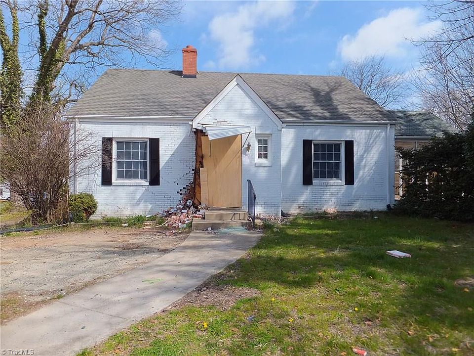 2nd image of 2903 E Bessemer Ave