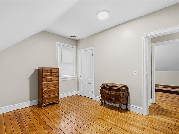 3rd image of 66 Armstrong Ave