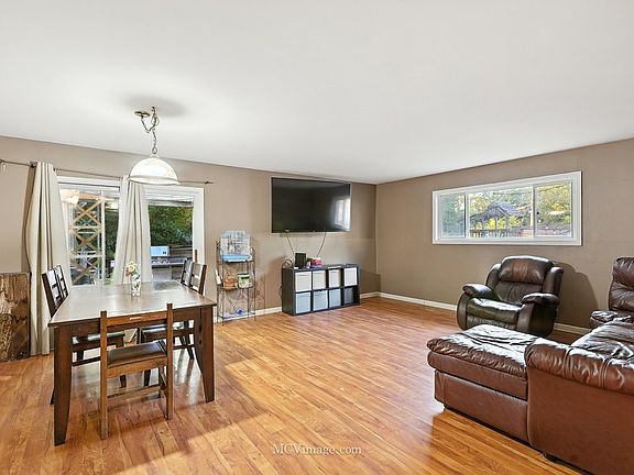 4th image of 184 Fairwood Dr
