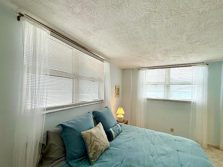 4250 Galt Ocean Dr #14T — Photo 38