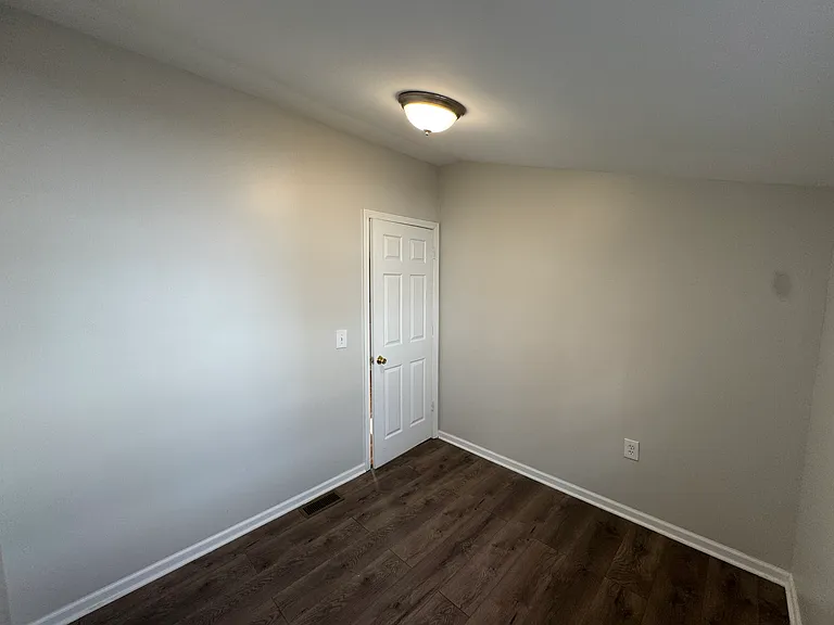 1461 W 114th Pl — Photo 2