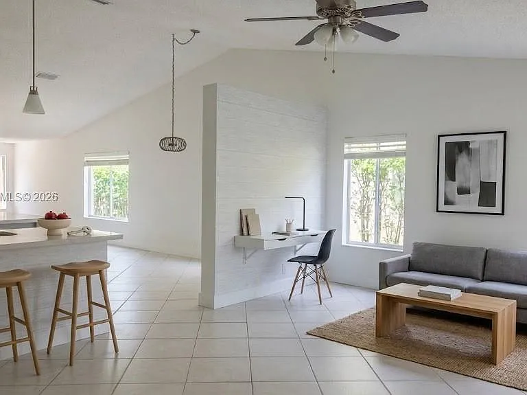 1527 Palermo Dr #1527 — Photo 1