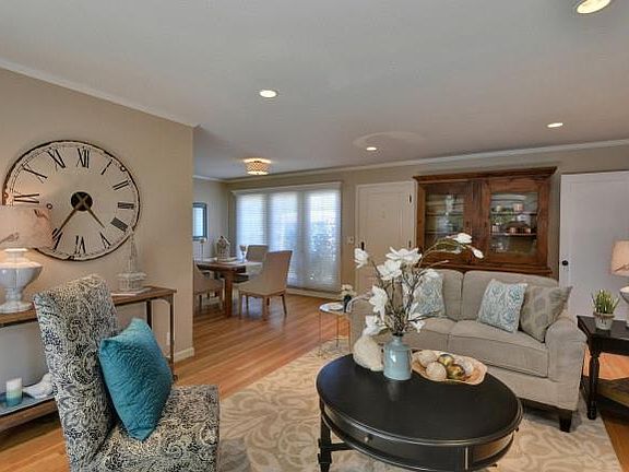 4th image of 2494 Palm Ave