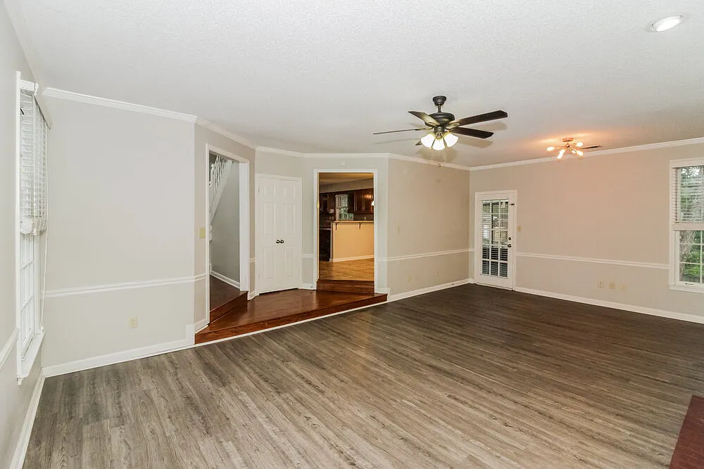 4 bed, 2.5 bath, 2876 sqft, $2,310 — Photo 4