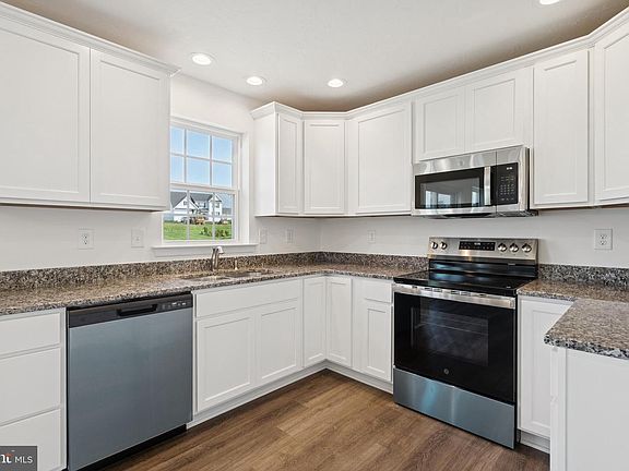 4th image of 1668 Falcon Ln #243