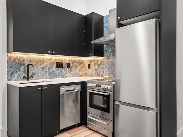 16 Howard Avenue 2C image 2 of 19