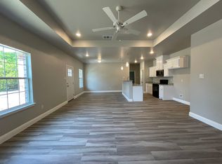 1415 Jones St, Greenville, TX 75401