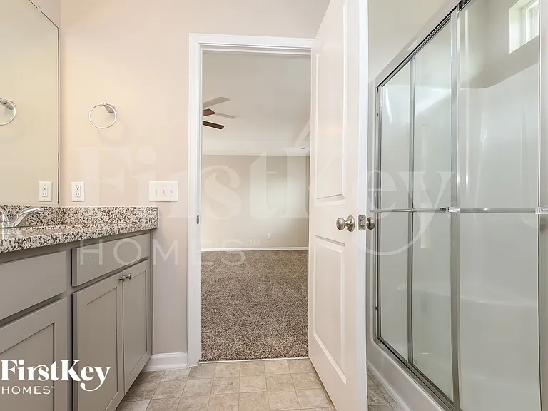 3748 Streamside Dr — Photo 15