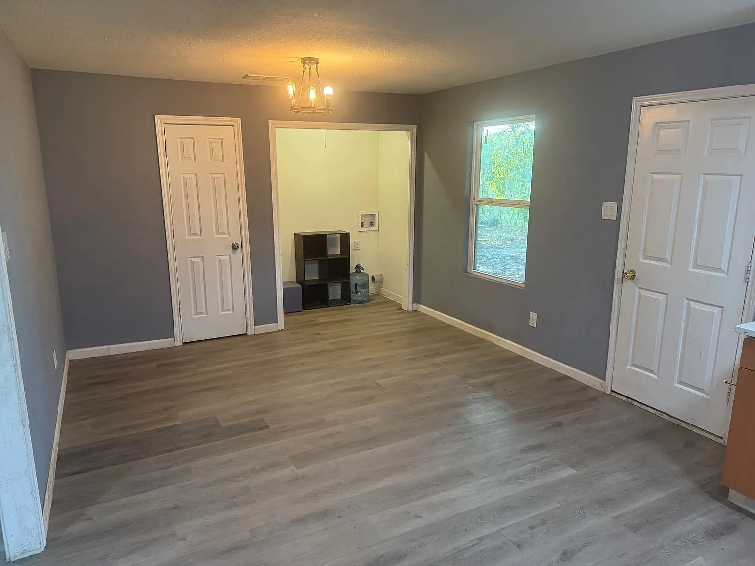 3 bed, 1392 sqft, $2,000 — Photo 3