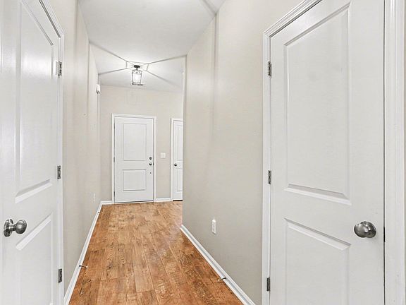 5th image of 721 Devon Estate Ave.